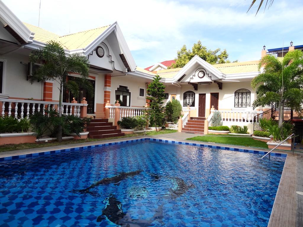 The Executive Villa Inn & Suites Davao Екстер'єр фото
