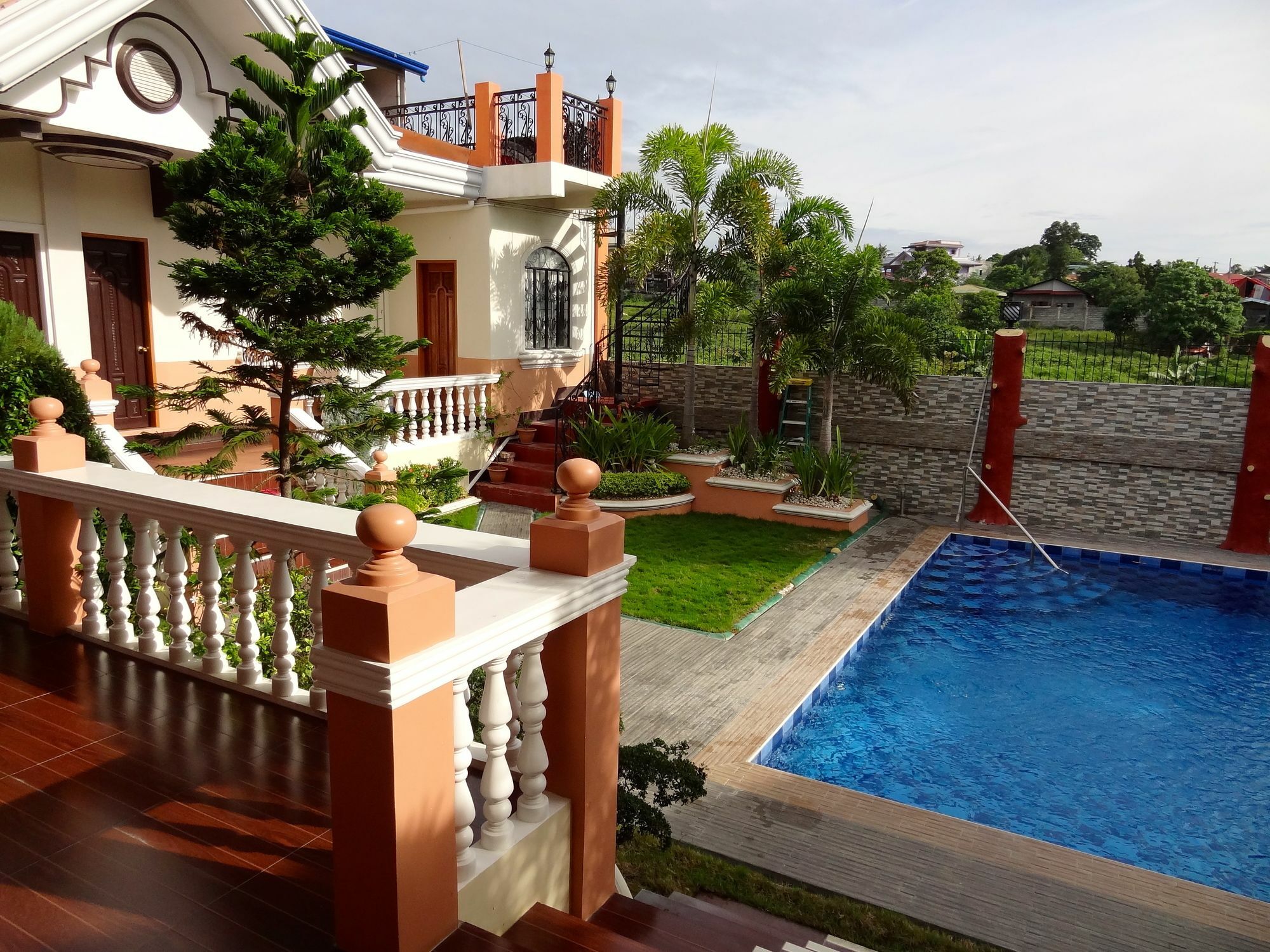 The Executive Villa Inn & Suites Davao Екстер'єр фото