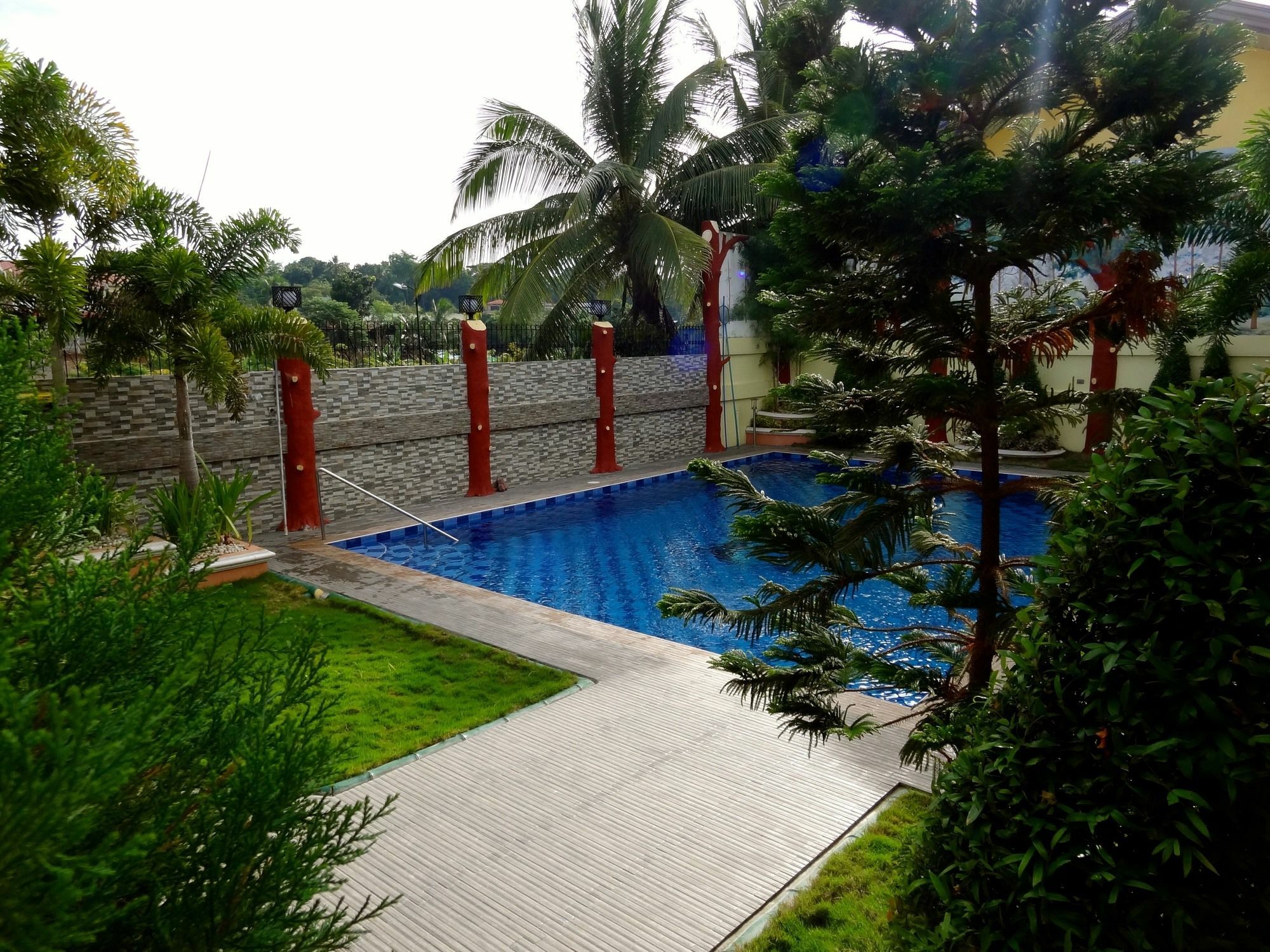 The Executive Villa Inn & Suites Davao Екстер'єр фото